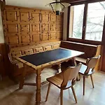 5 Zimmer-wohnung Mit Garage Und Sauna Apartment Sankt Niklaus